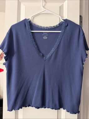 American Eagle Outfitters Ribbed V-Neck Lace-Trim Crop Top - Blue